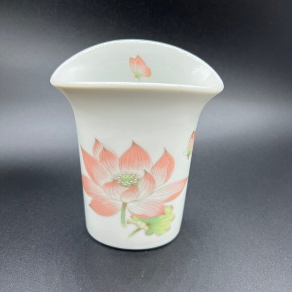 Takahashi Medley San Francisco Water Lily Butterfly Oval Bud Vase Vintage - Picture 1 of 12